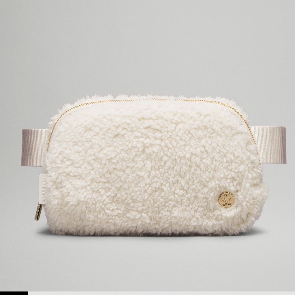 Everywhere Belt Bag Fleece Fanny pack